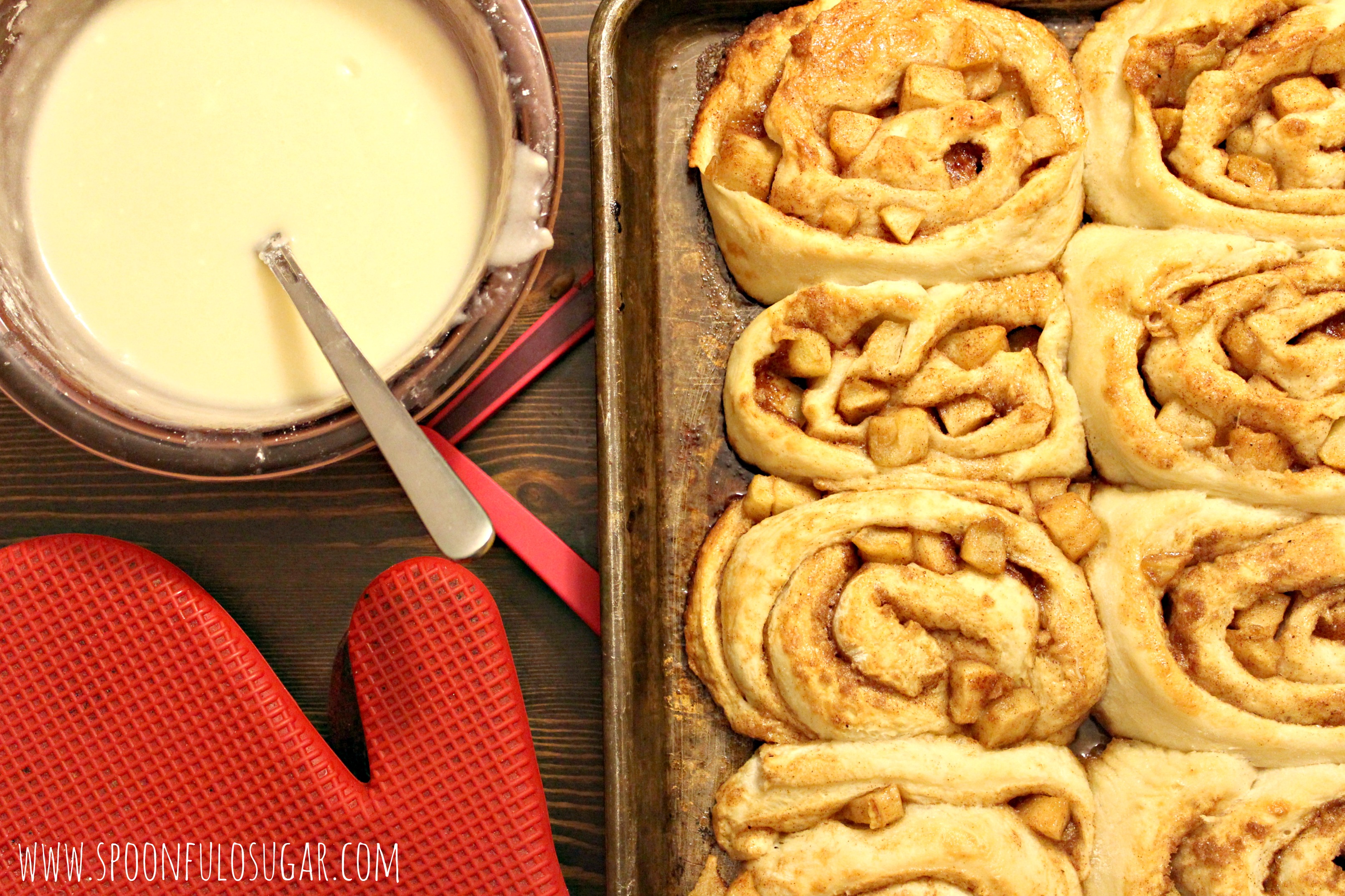 Apple Cinnamon Rolls | Spoonful of Sugar