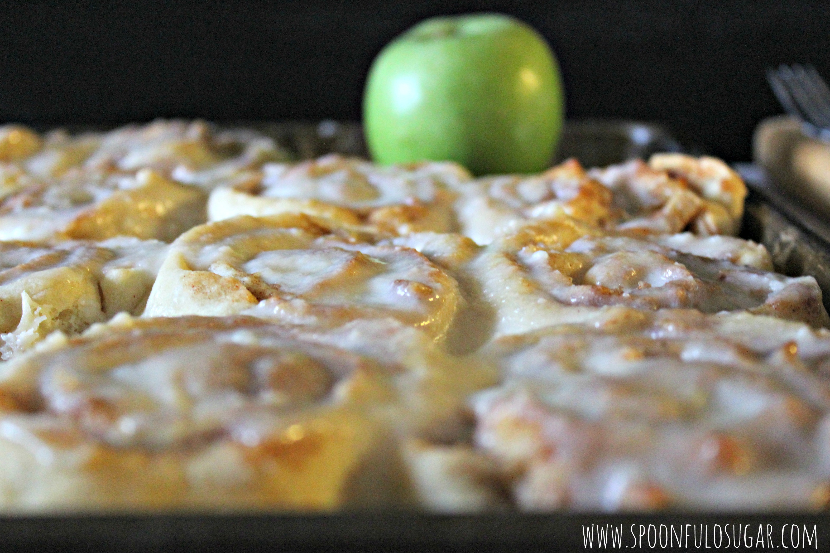 Apple Cinnamon Rolls | Spoonful of Sugar