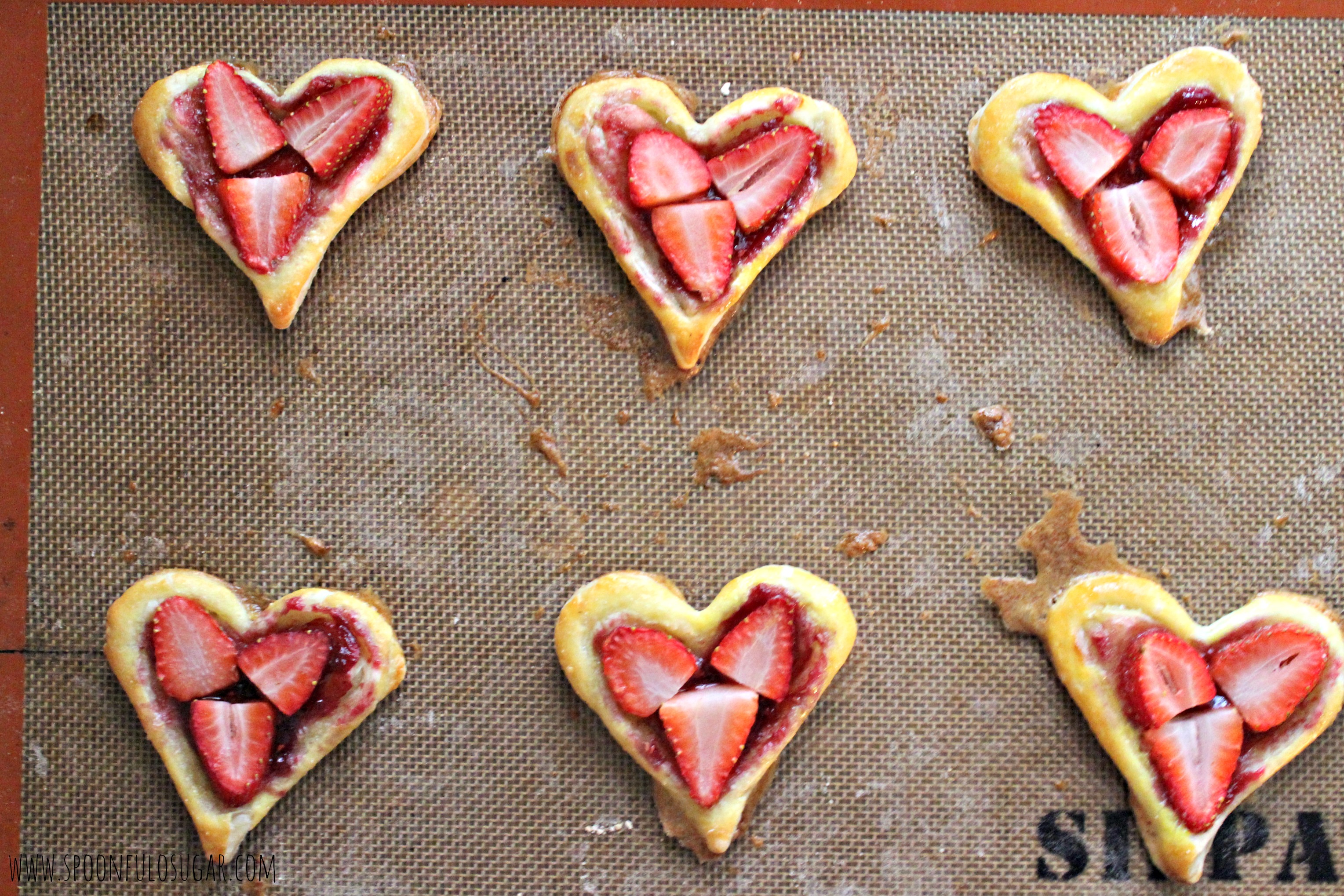 Strawberry Nutella Puff Pastry Hearts | Spoonful of Sugar