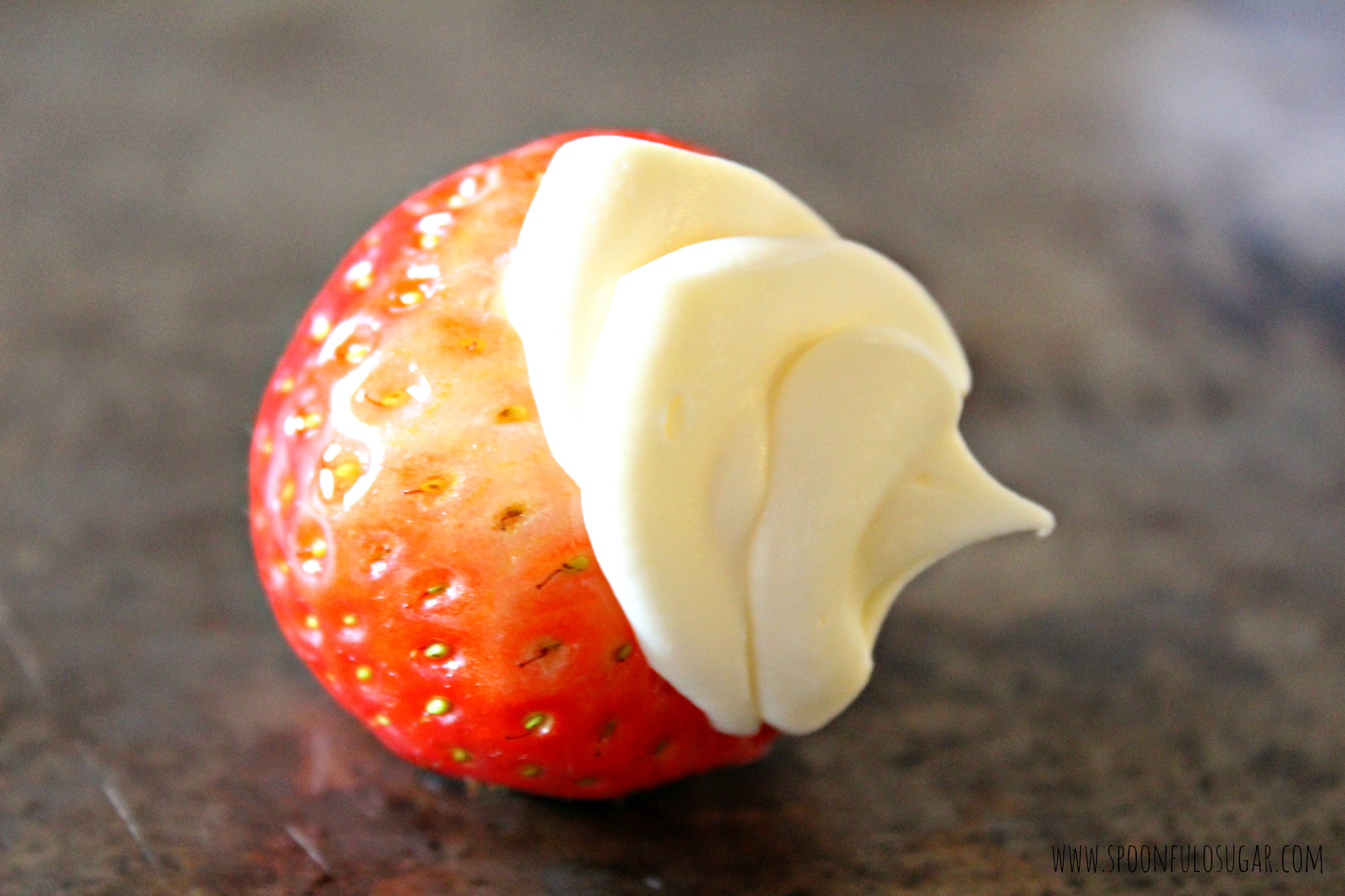 Mascarpone Stuffed Strawberries | Spoonful of Sugar