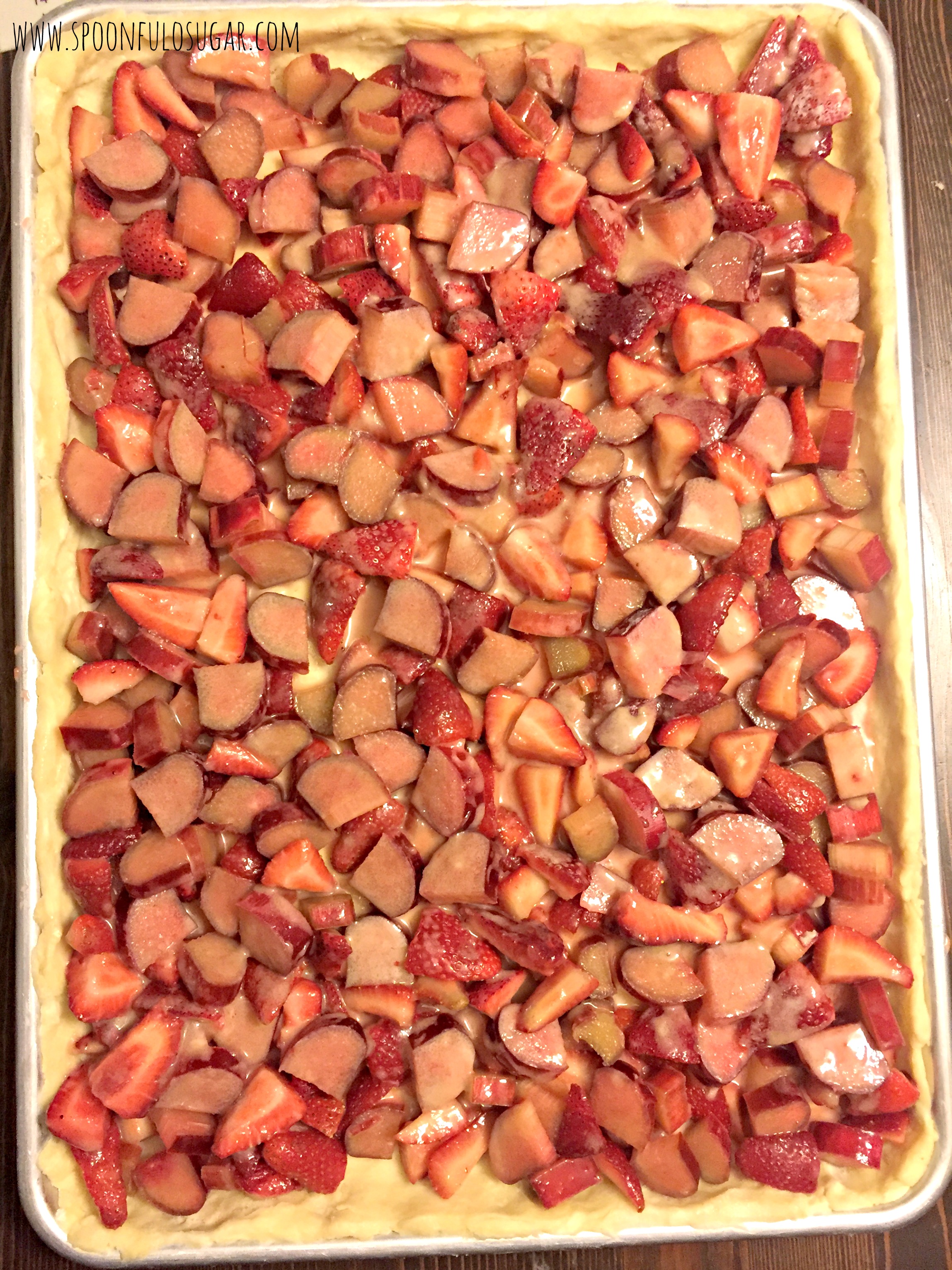 Strawberry Rhubarb Slab Pie | Spoonful of Sugar